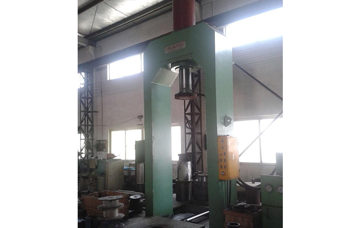 200噸壓力機(jī)